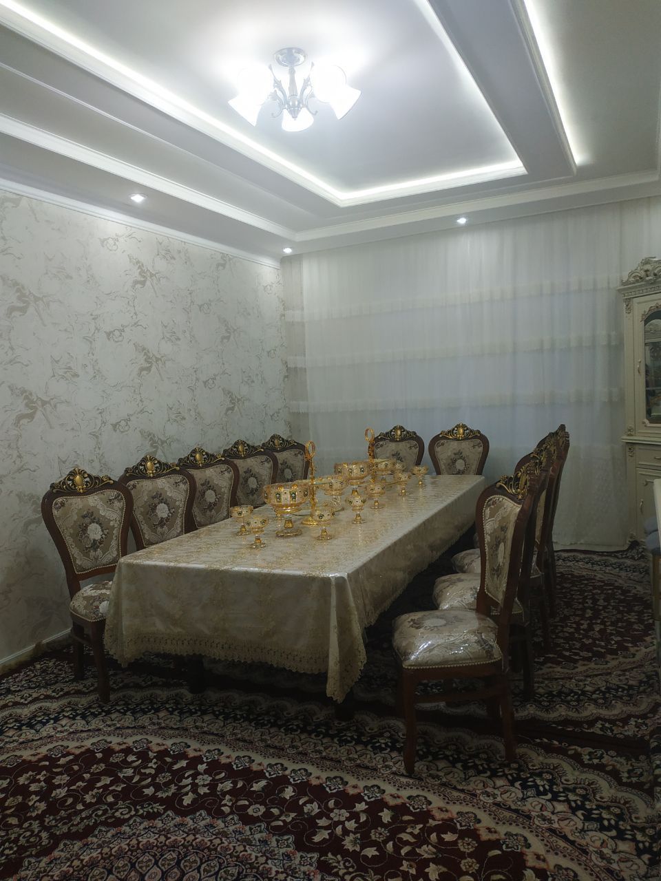 Uch qahramondan 6 km ichkarida obod mahallada 3 sotix 2 etaj uy