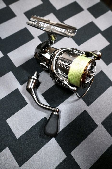 Shimano Stella 2500 FJ ( impecabila)