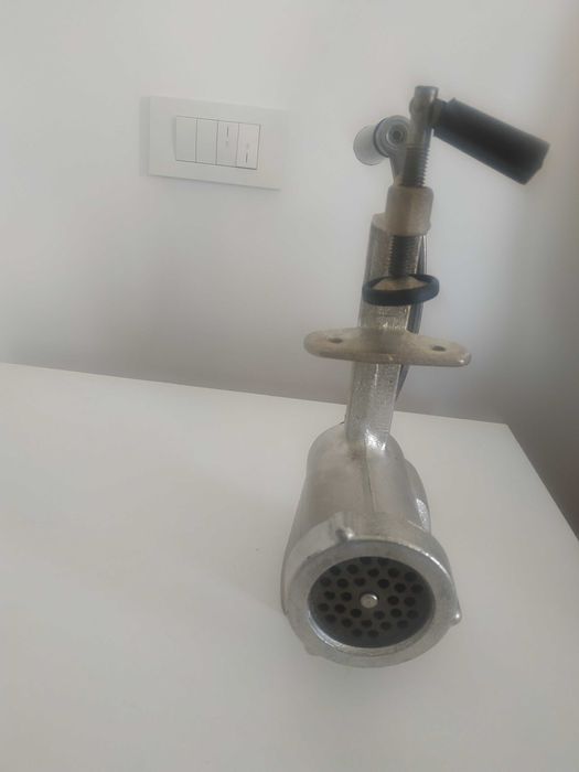 Mașina de tocat carne de fontă foarte puternică!!