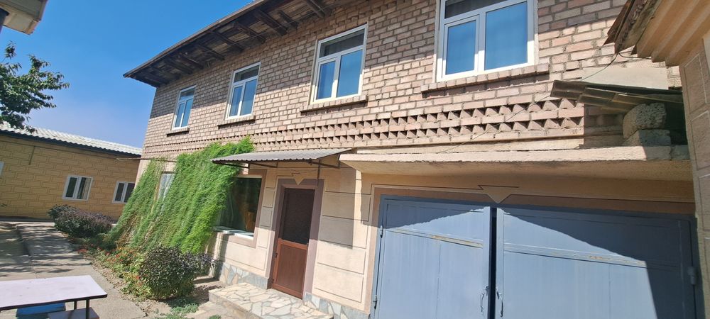 Прадаётса два участка.