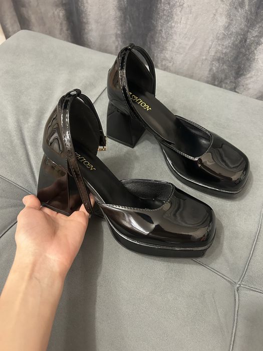 Продам лакированные туфли