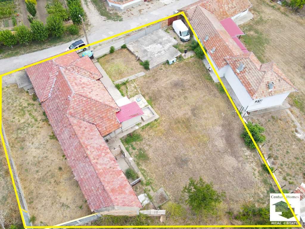 145306 Самостоятелна, едноетажна къща с гараж в село Климентово