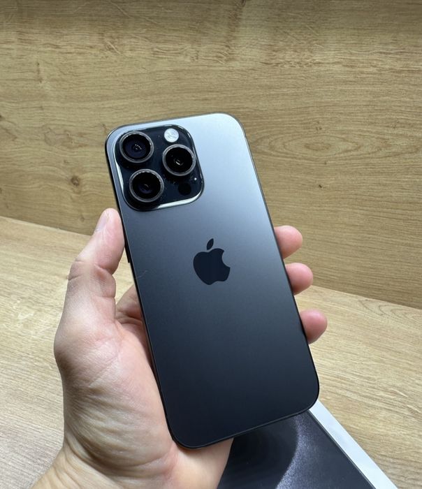 Iphone 15. Impecabil