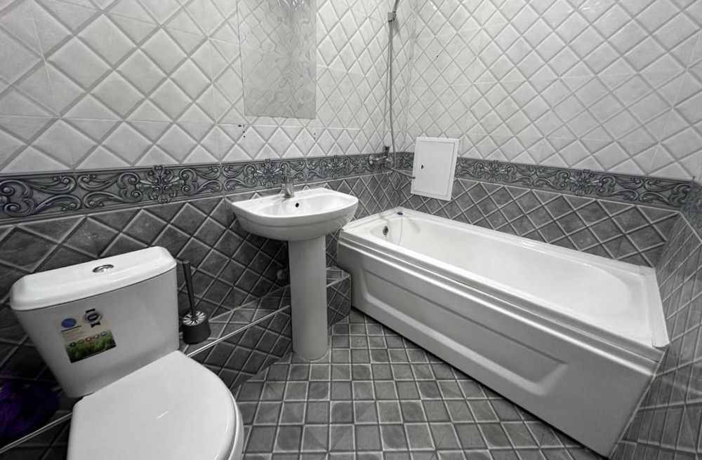 Buyuk ipak yoʻli metrosi Parkent bozori 2 daqiqa Arenda