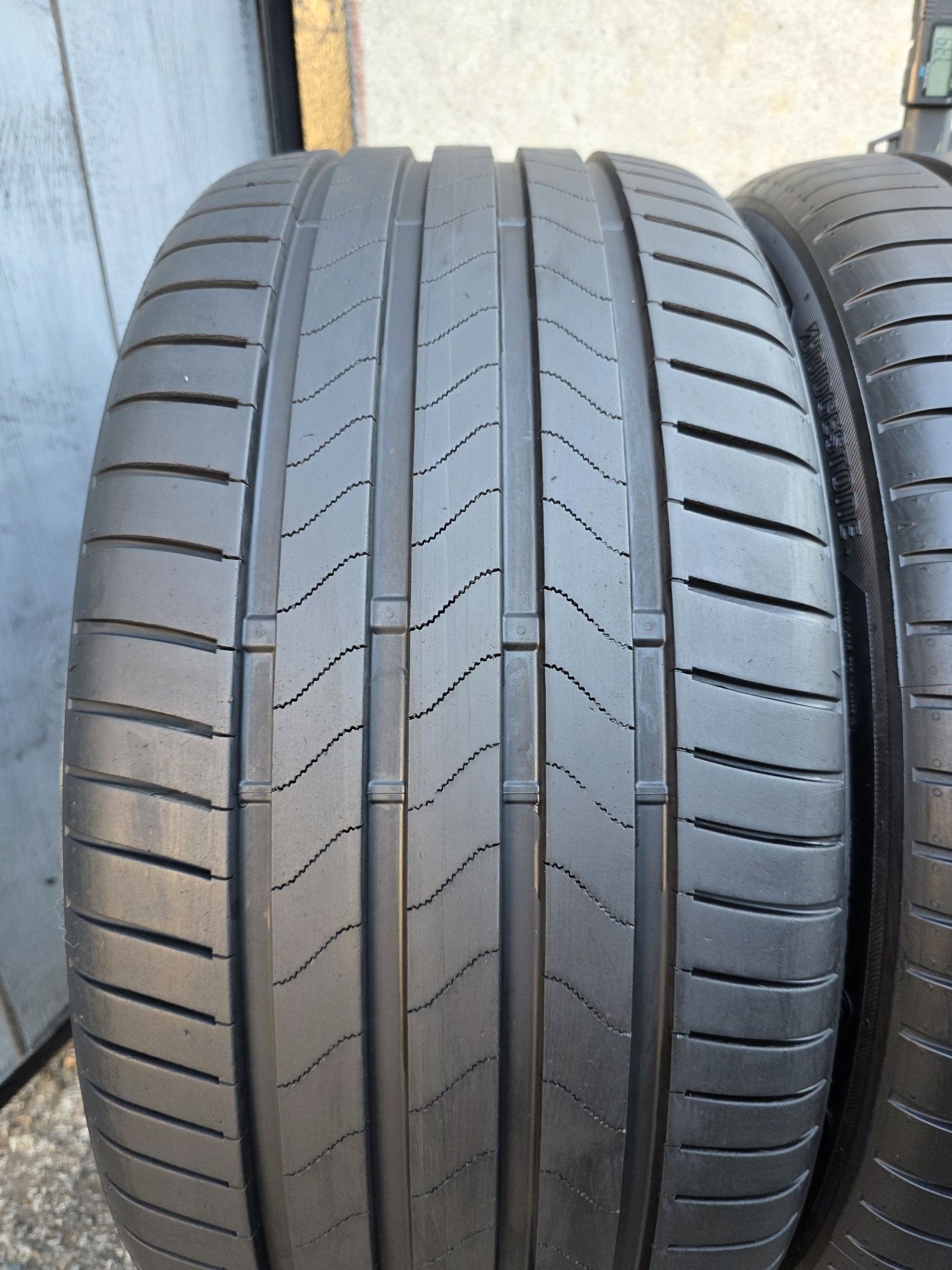 Vând patru anvelope de vara Bridgestone  turanza 6. 255 35 20 dot 0624