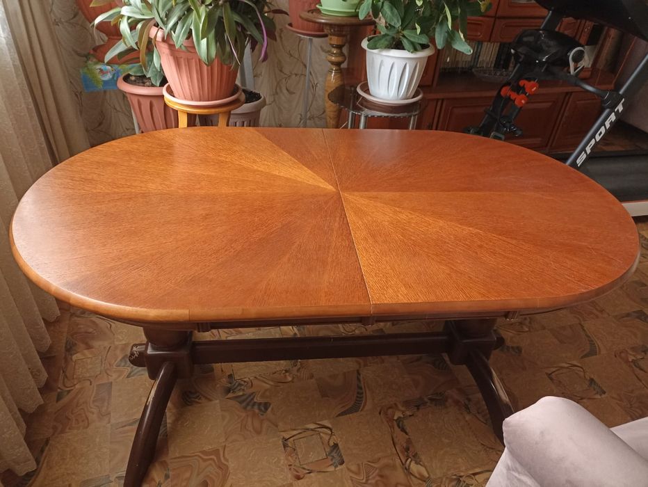 Стол деревянные обеденный