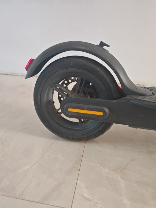 Trotineta electrica Mi Electric Scooter Pro cu încărcător original