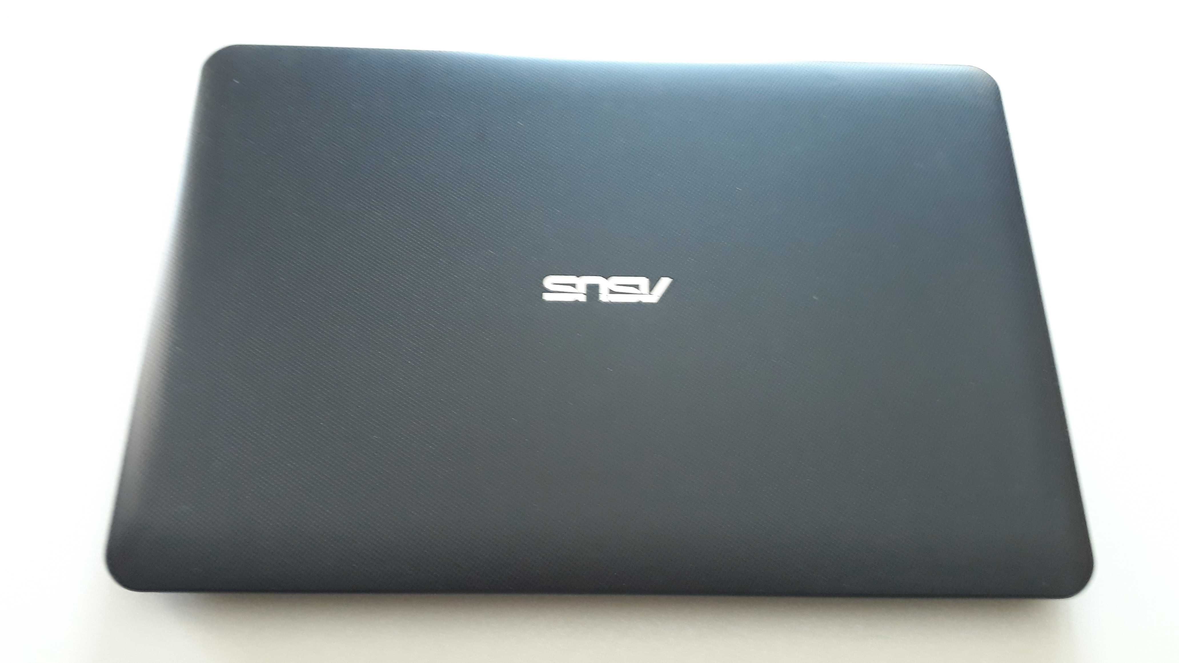 Перфектен Лаптоп ASUS