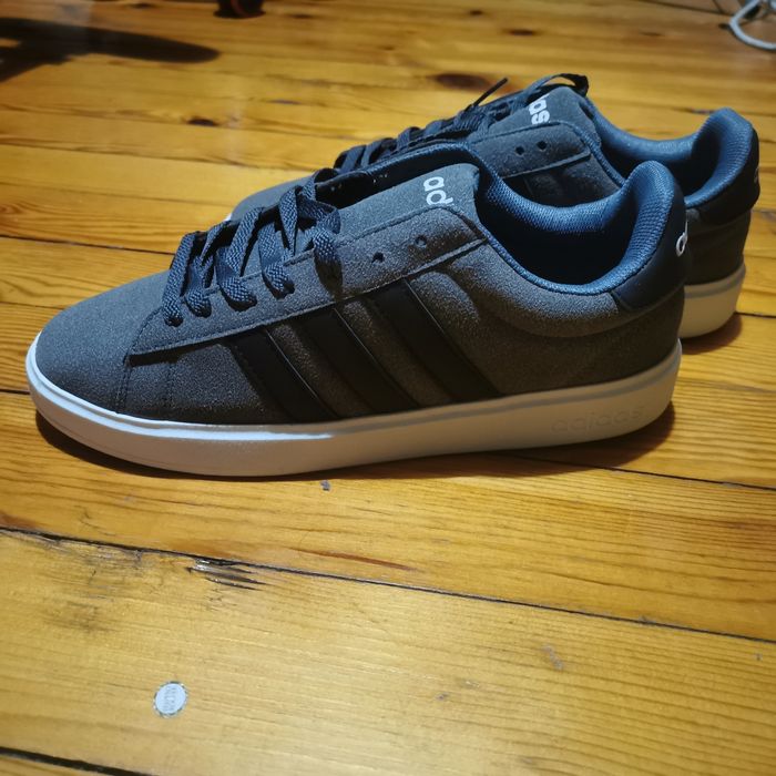 Нови кецове Адидас- 42номер