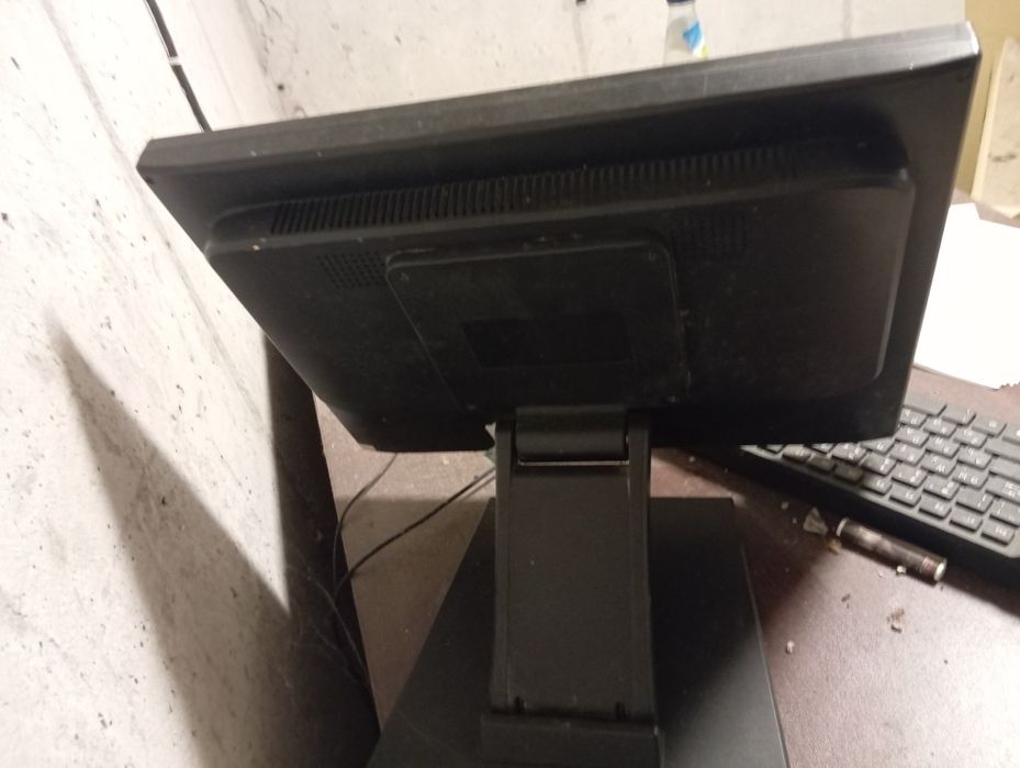 Monitor POS touch screen