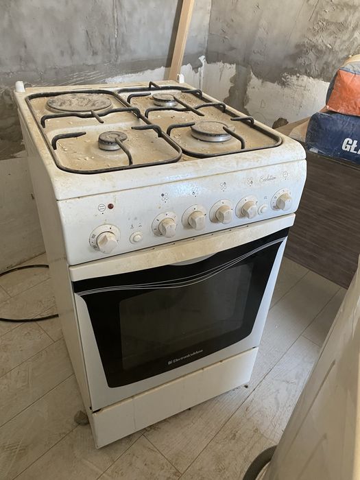 Продам газ плиту