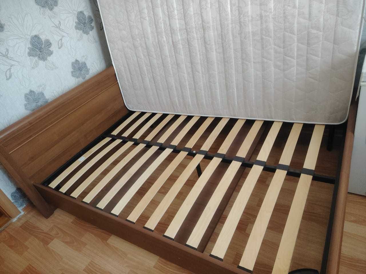 Продам кровать (двуспальная)