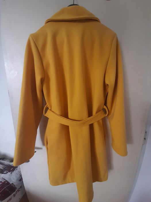 Жълто палто размер М