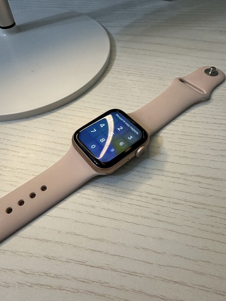 Женские Apple Watch 6