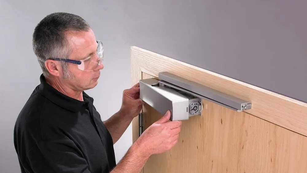 Установка доводчика. Дверной доводчик установить Мастер на все руки