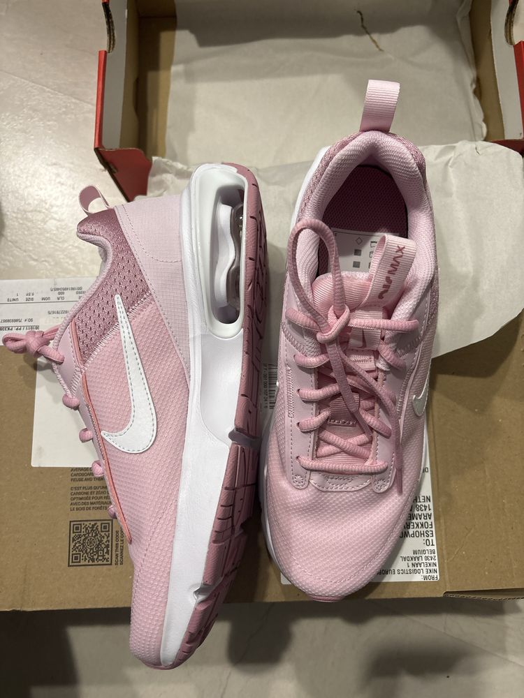 Дамски маратонки nike 39-40 номер