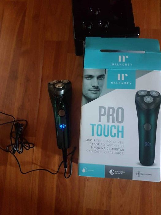 vand aparat de ras electrica  remington 60 lei si pro touch