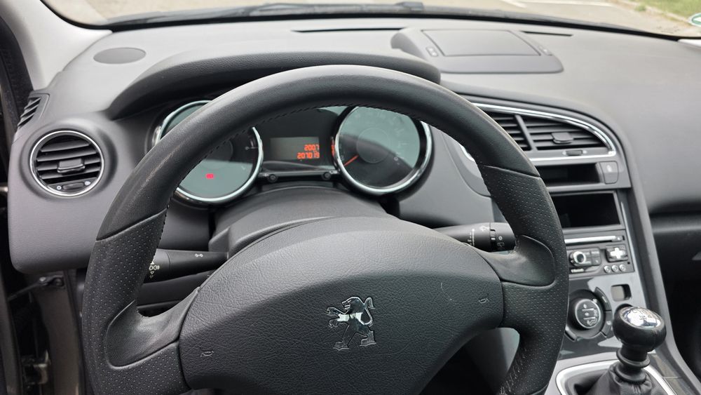 Peugeot 5008 * An 2013 * 1.6 Benzina 156 CP * Cutie Manuala