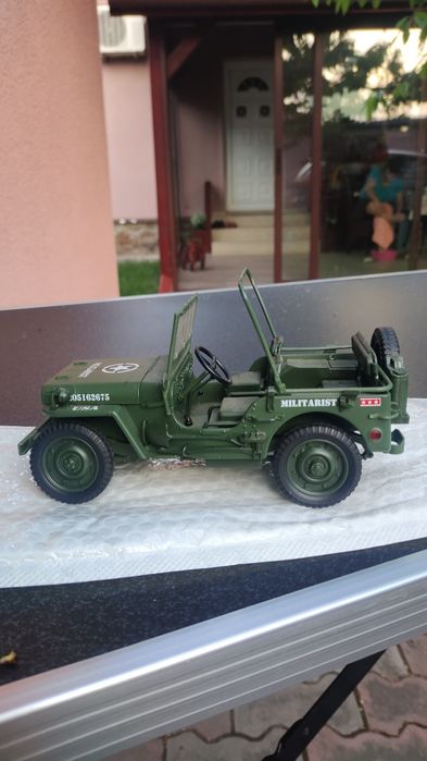 Macheta Jeep Willis model 1943 mărimea 1:18 din metal
