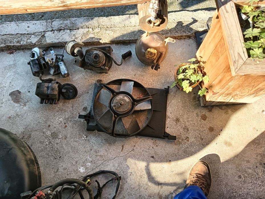 Опел Корса б бензин на части