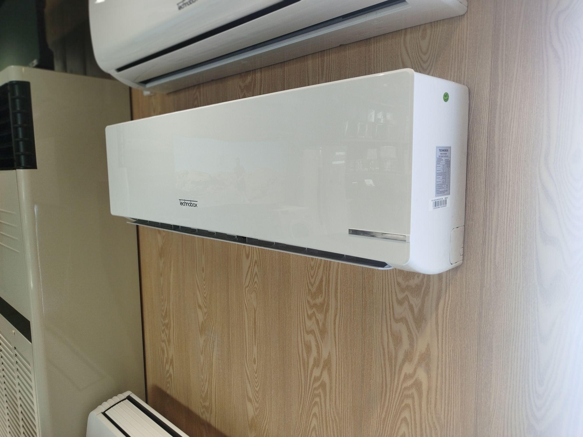Кондиционер Technobox Loma 18BTU Inverter Wifi