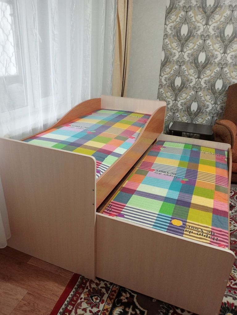 Продам двухъярусную кровать