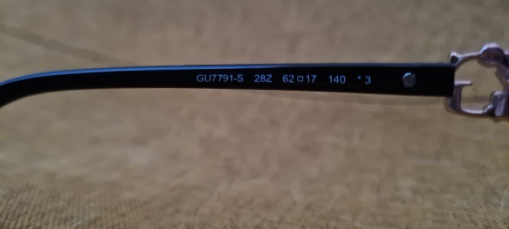 Слънчеви очила Guess  GU7791