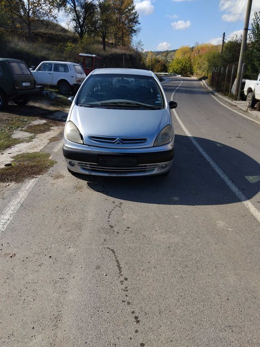 Лек автомобил Citroen Pikaso