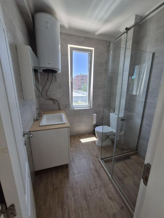 Дава се под наем Тристаен апартамент в Пловдив, Остромила - 120 кв.м за 700 € - Снимка #5