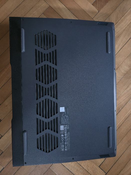 Lenovo Gaming 3 RTX 3050 Ryzen 5 6500H 16gb RAM DDR5