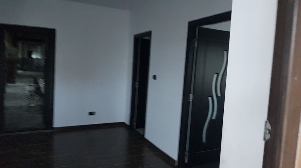 Hale 2350 Mp si Teren Betonat 10.000 Mp