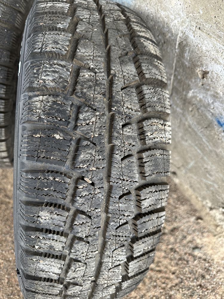 Продам резину и диску 195/65 R15 и 4/100 HYUNDAI