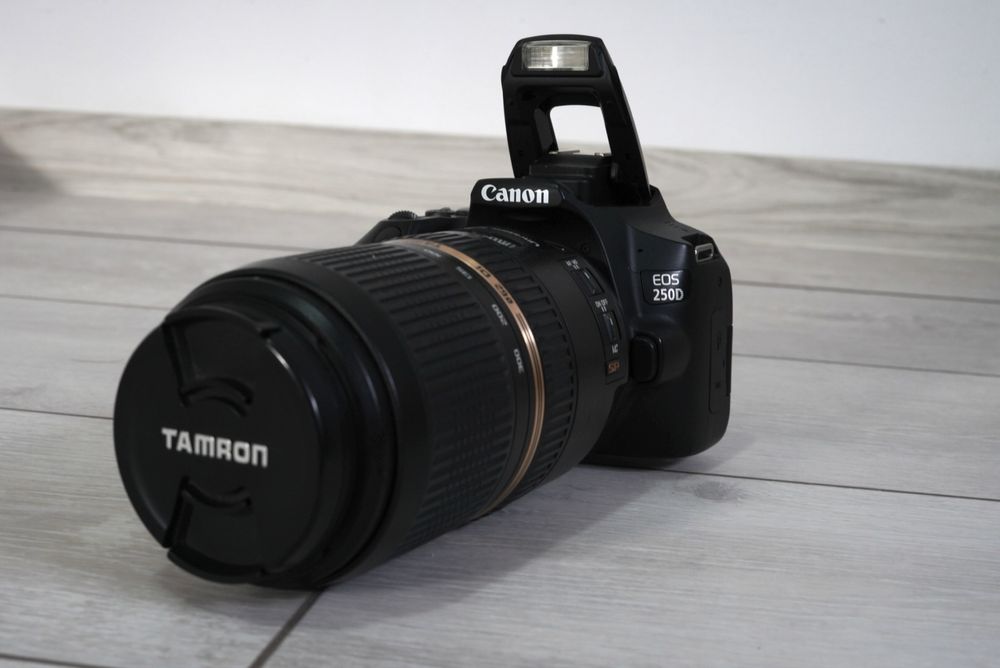 Canon 250d + китов обектив и Tamron 70-300mm