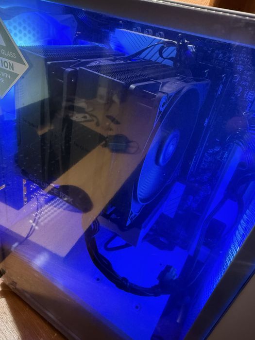 Продавам 2бр чисто нови компютъра