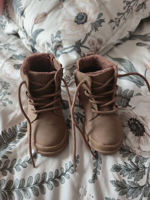 Нови бебешки боти H&M, 20-21 размер.