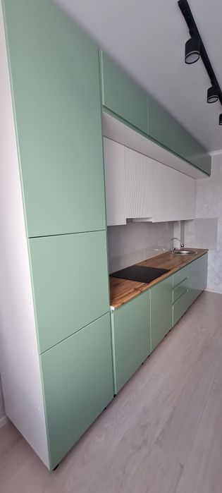 Продам новую кухню