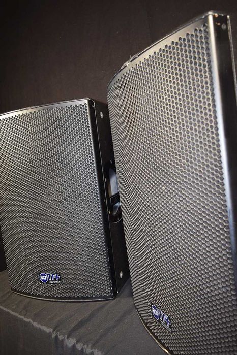 Vand o pereche RCF TT25A