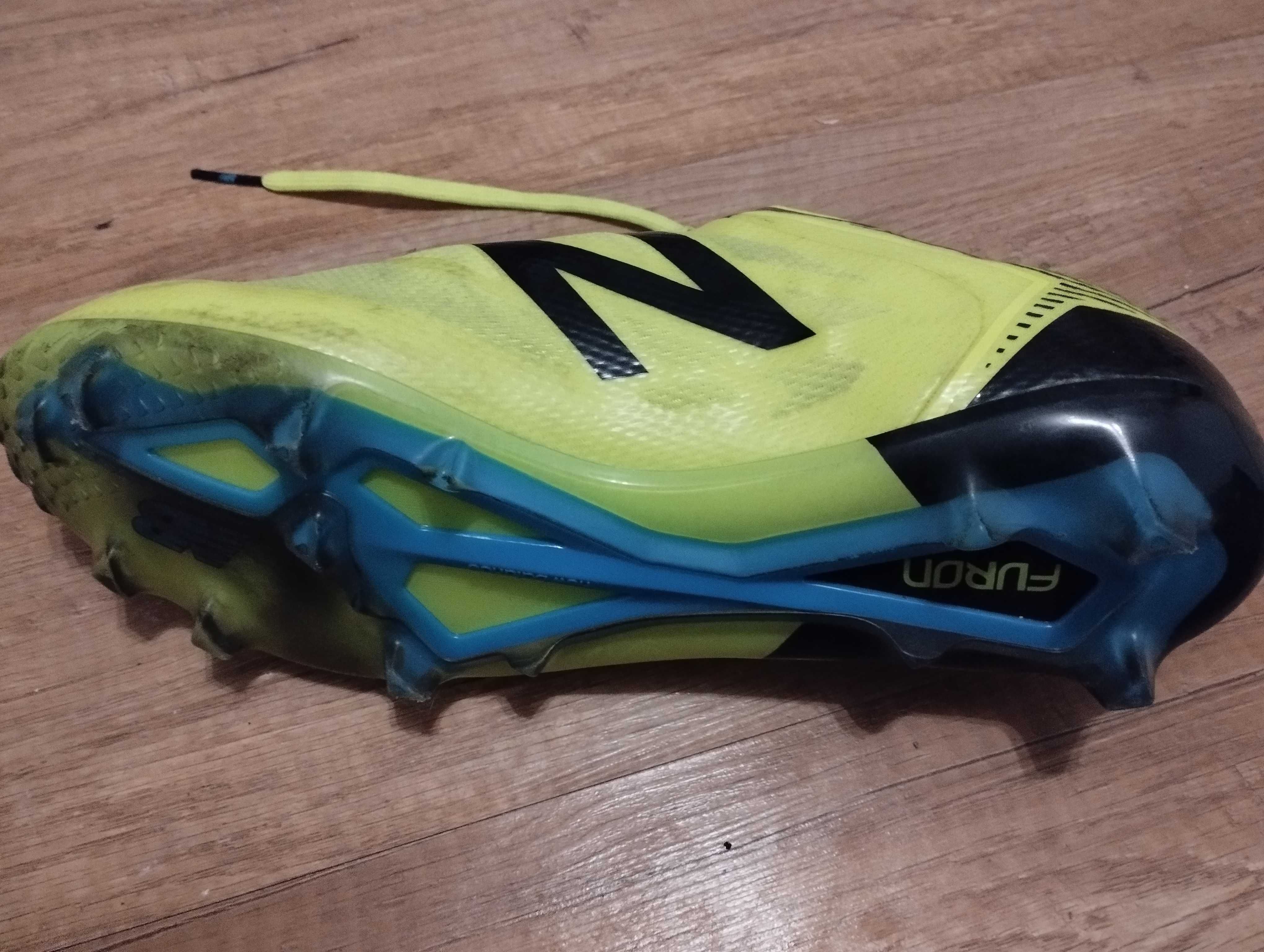Футболни обувки, бутонки New Balance Furon Puma