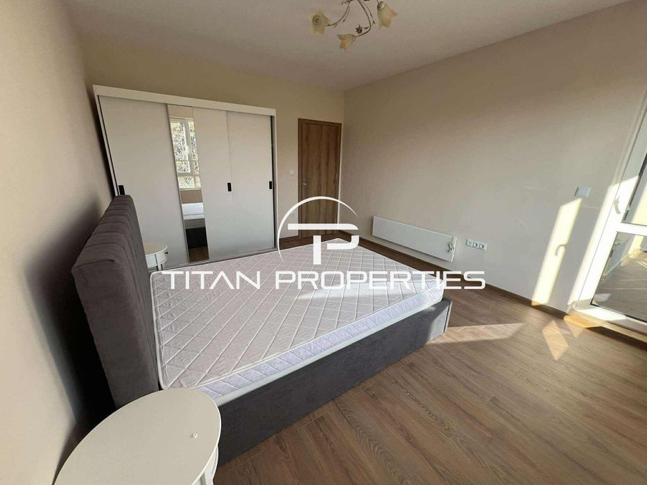 Дава се под наем Тристаен апартамент в Варна, Център - 104 кв.м за 1380 € - Снимка #9