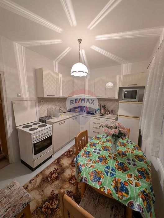 Дава се под наем Четиристаен апартамент в Варна, Чайка - 85 кв.м за 750 € - Снимка #8