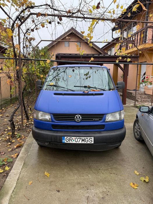Vând Volkswagen caravelle