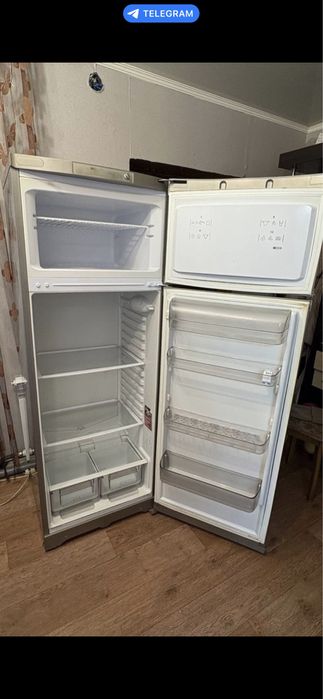 Холодильник, все рабоатет