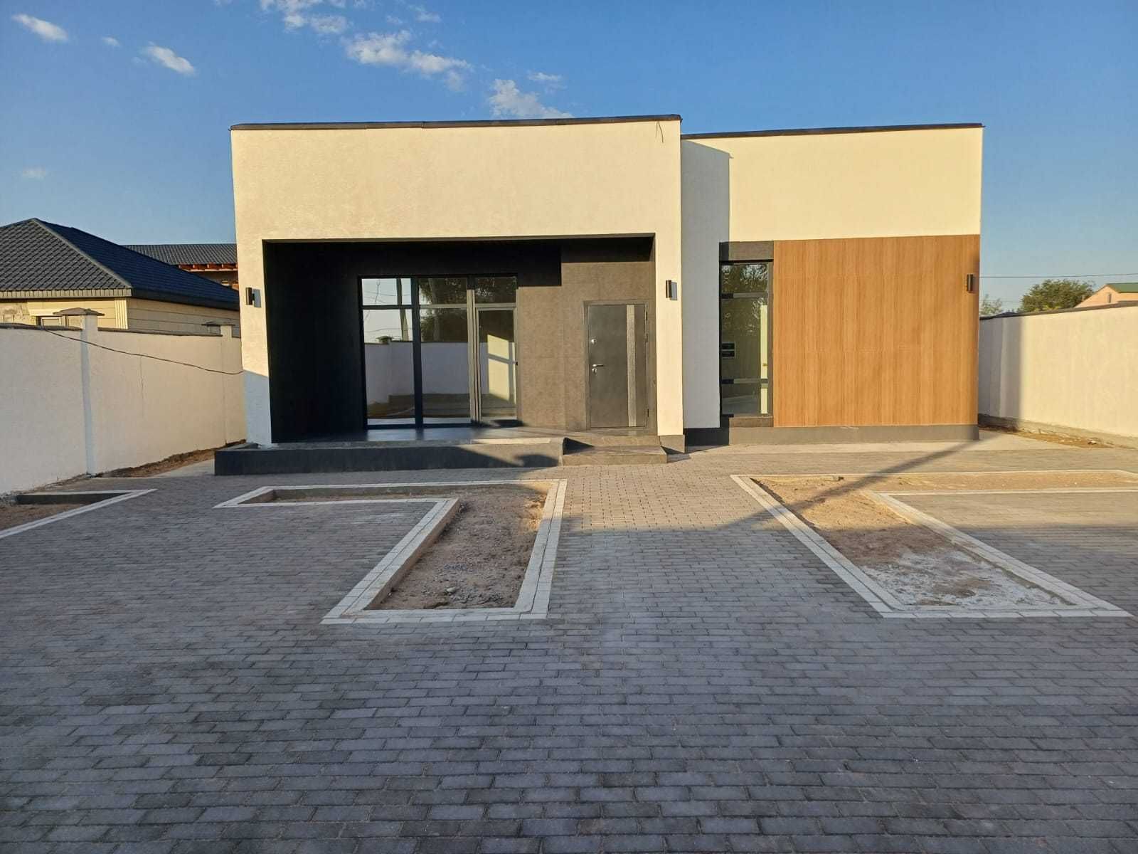 Продается дом в 12б микрорайоне.