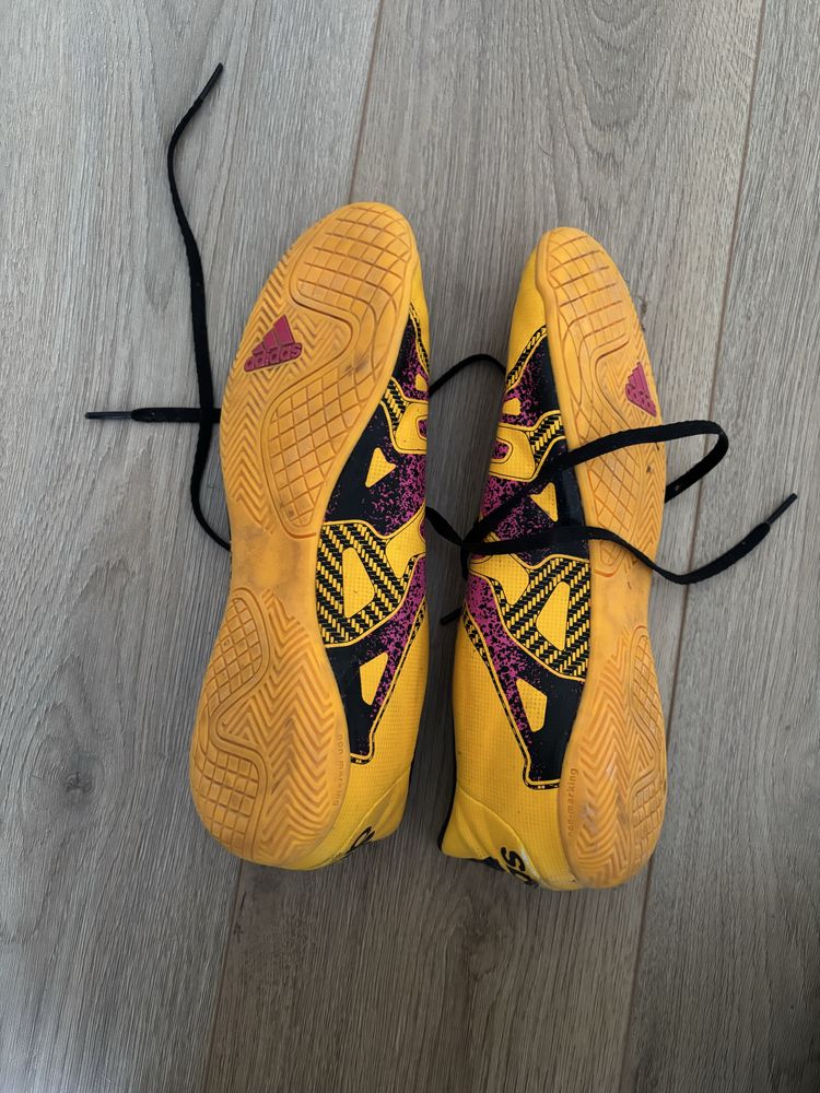 Обувки за футзал Adidas