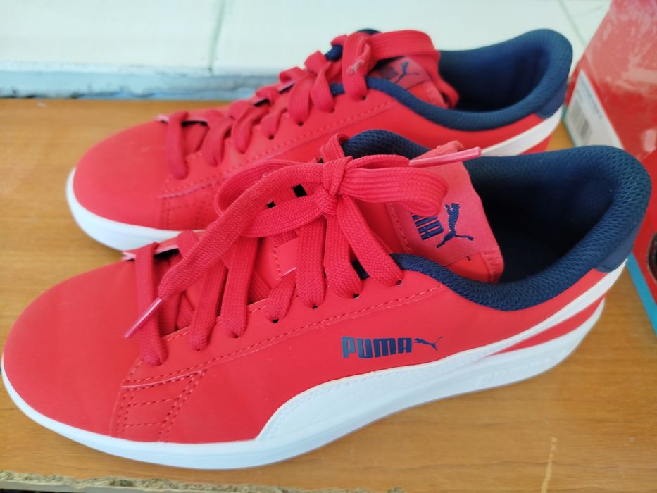 Adidași Pantofi Puma nr.35,5 sau 22 cm si costum sport Puma 11-12 ani