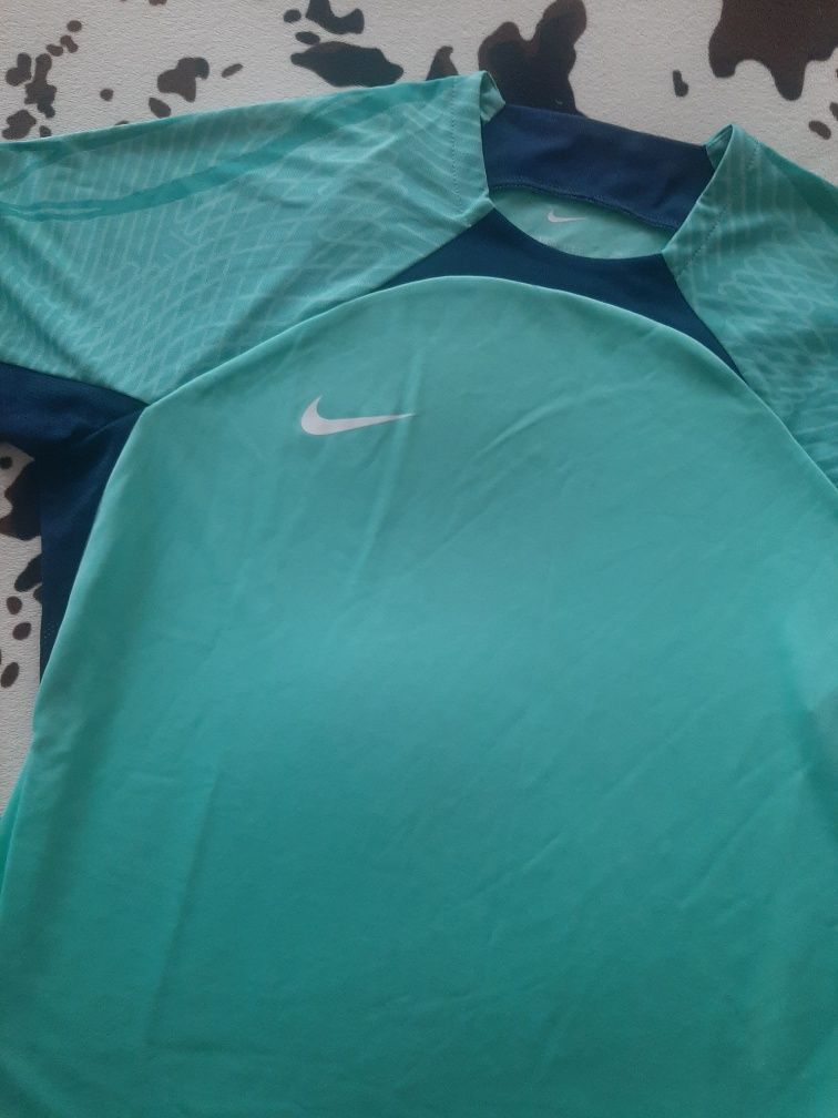 Дамска тениска Nike