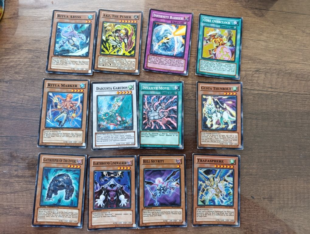 ПРОДАВАМ.: Карти Yu Gi Oh