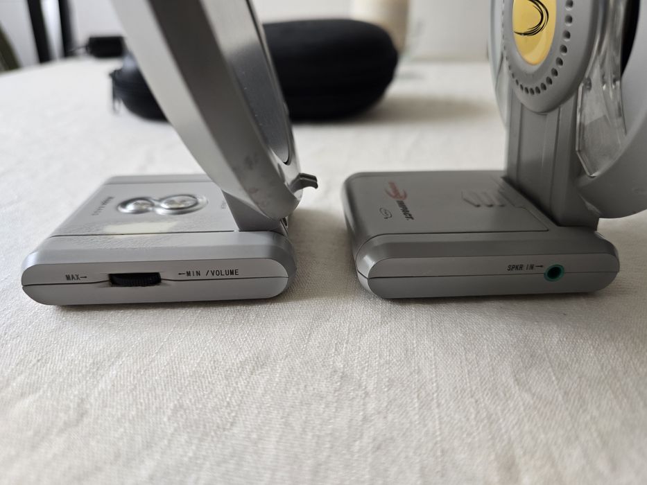 Set boxe portabile stereo, cu gentuță - alimentare baterii sau adaptor