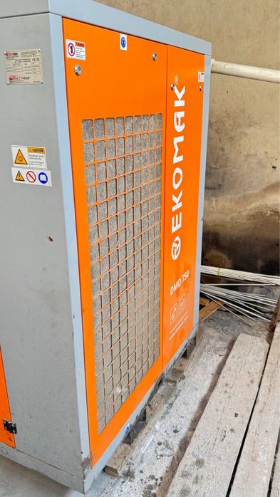 Kampreossor Кaмпрессор EKOMAK 55 kv sotiladi srochna