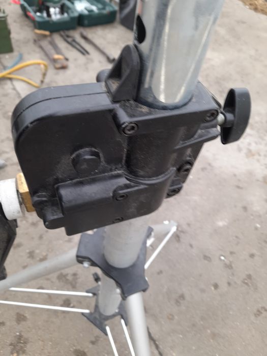 Set 2 trepiede  telescopice pentru lumini,constructii(ca hilti,festool